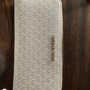 Michael Kors Large Continental Wallet